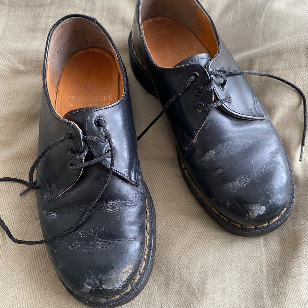 Dr. Marten’s men’s size 4, 3-hole shoes. Used